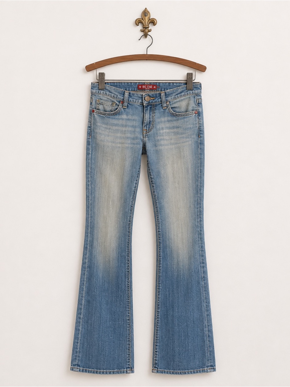 Big Star blue light wash stretch boot cut jeans 28R